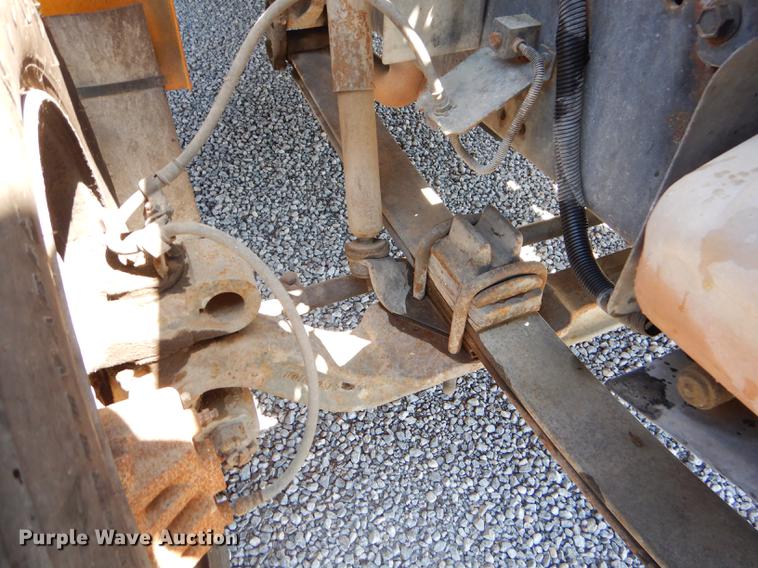 image for item FH9438 1998 International 3800 school bus