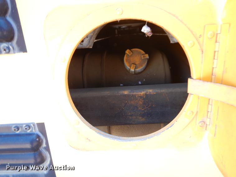 image for item FH9438 1998 International 3800 school bus