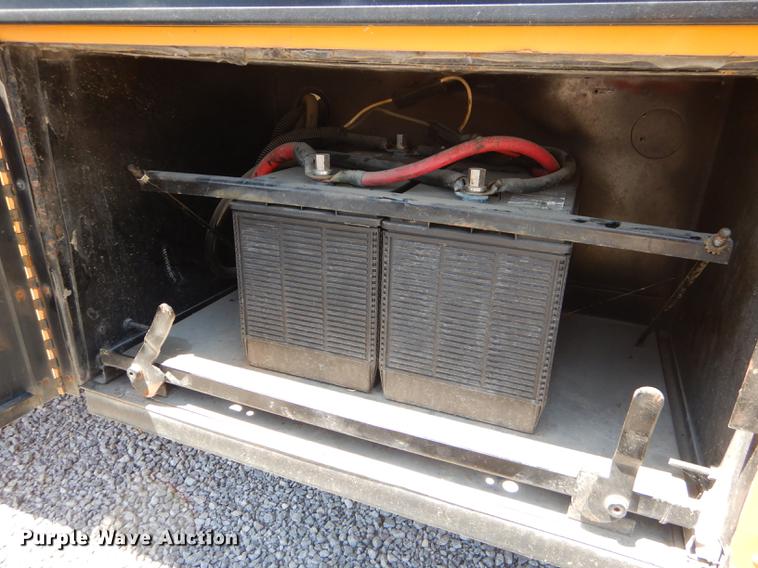 image for item FH9438 1998 International 3800 school bus