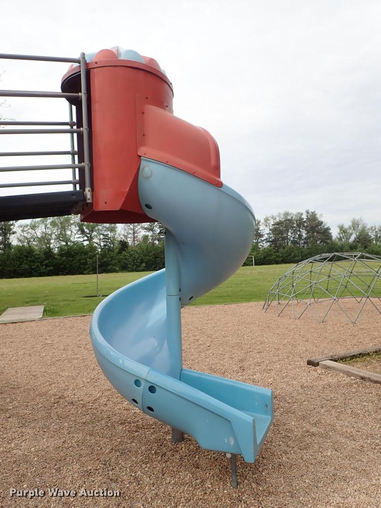 image for item FH9768 Playground equipment