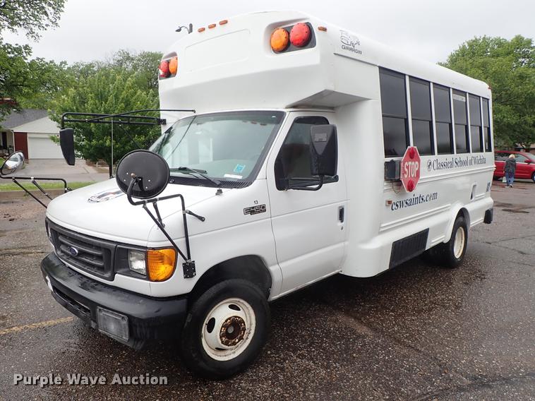 image for item FH9860 2005 Ford E450 school bus