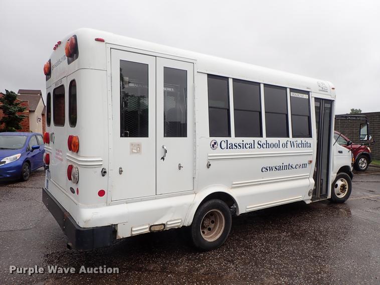 image for item FH9860 2005 Ford E450 school bus
