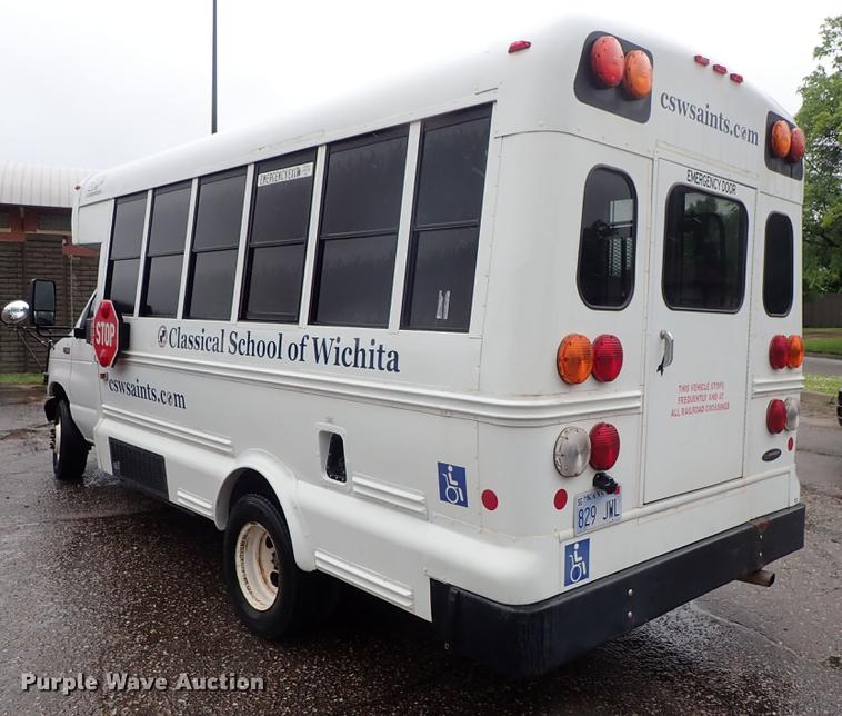 image for item FH9860 2005 Ford E450 school bus