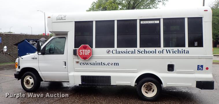 image for item FH9860 2005 Ford E450 school bus