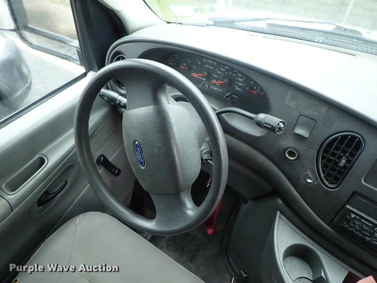 image for item FH9860 2005 Ford E450 school bus