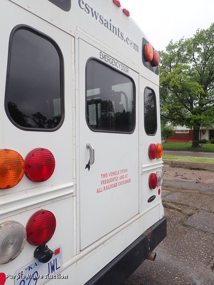 image for item FH9860 2005 Ford E450 school bus