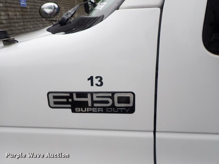 image for item FH9860 2005 Ford E450 school bus