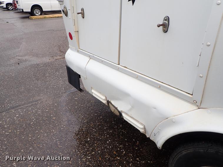 image for item FH9860 2005 Ford E450 school bus