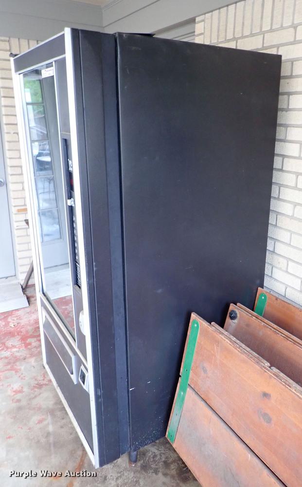 image for item FH9862 Vending machine