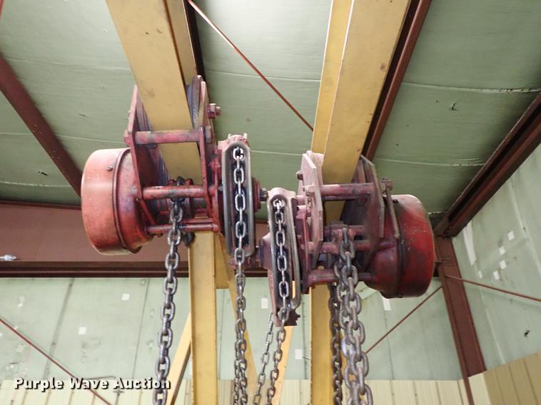 image for item FH9895 (2) A-frame hoists