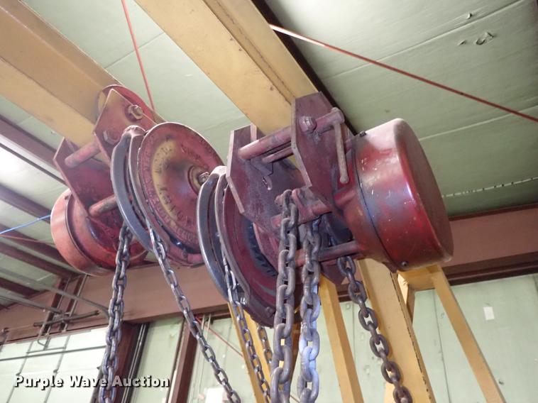 image for item FH9895 (2) A-frame hoists