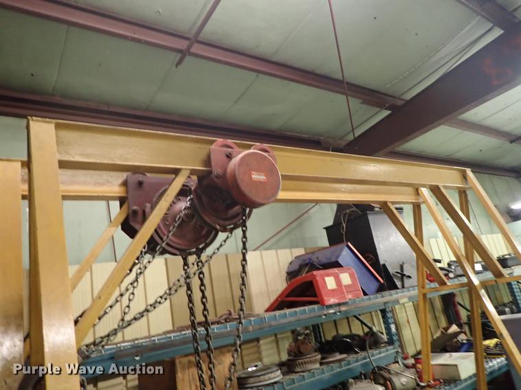 image for item FH9895 (2) A-frame hoists