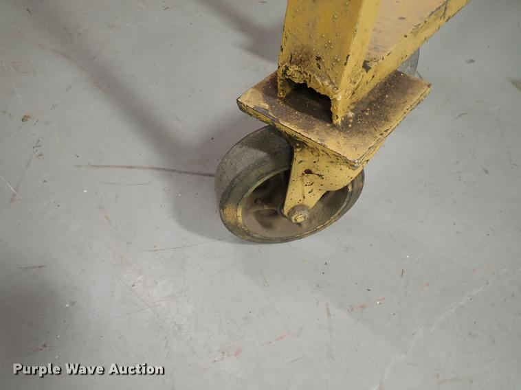 image for item FH9895 (2) A-frame hoists