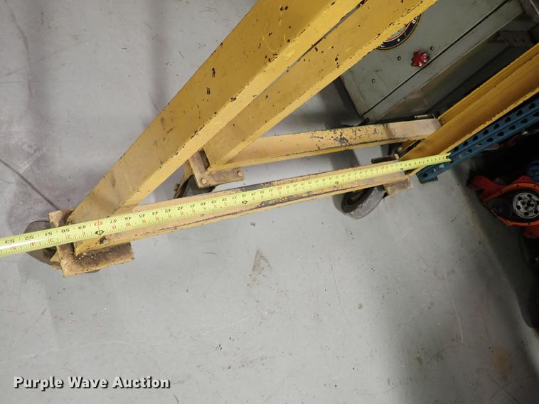 image for item FH9895 (2) A-frame hoists