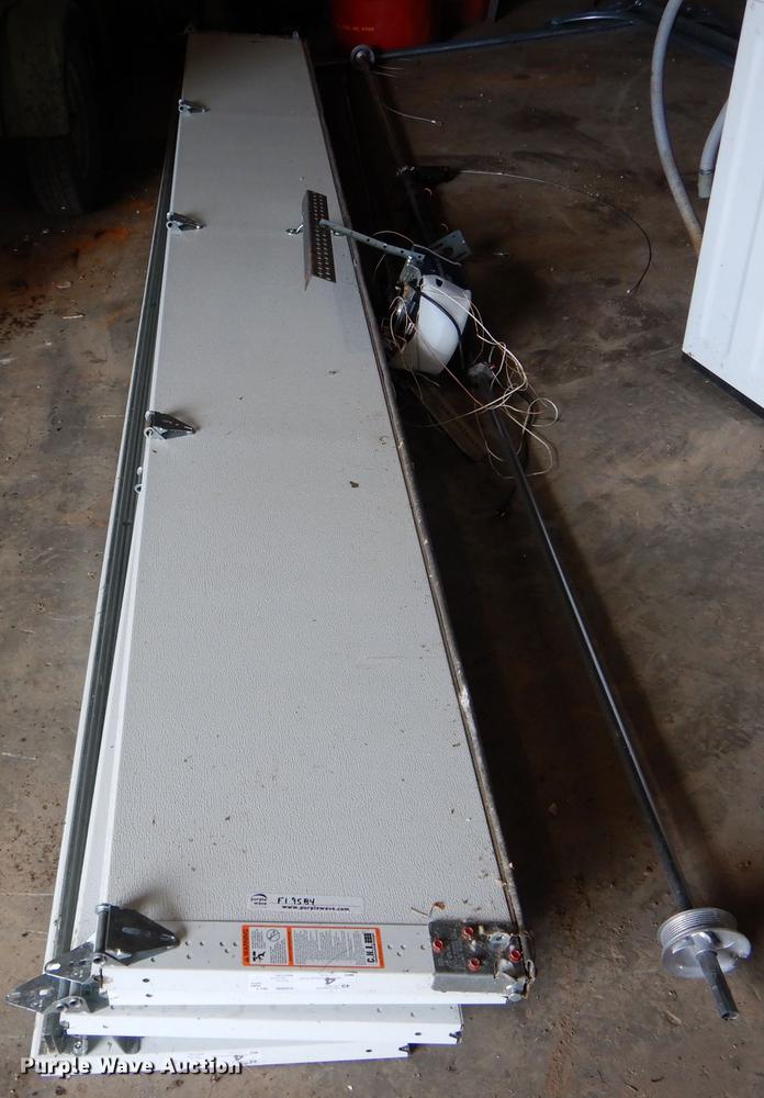 image for item FI9584 Garage door and appliances