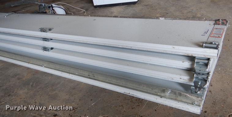 image for item FI9584 Garage door and appliances