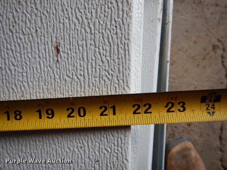 image for item FI9584 Garage door and appliances