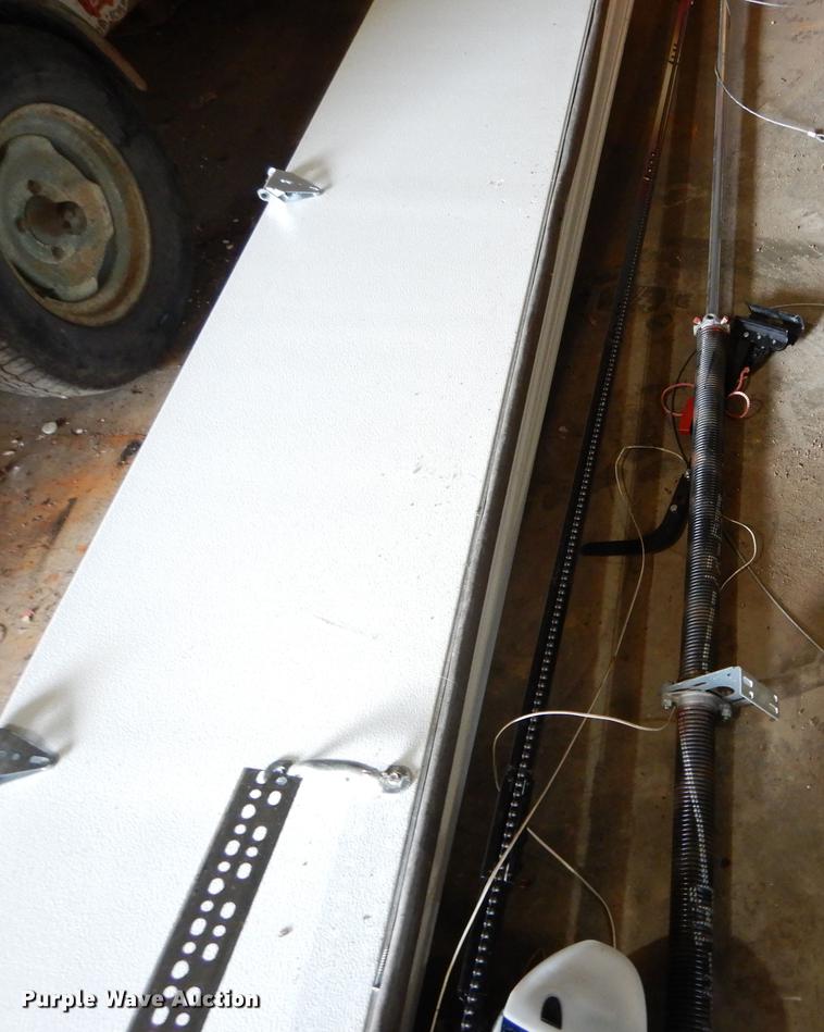 image for item FI9584 Garage door and appliances