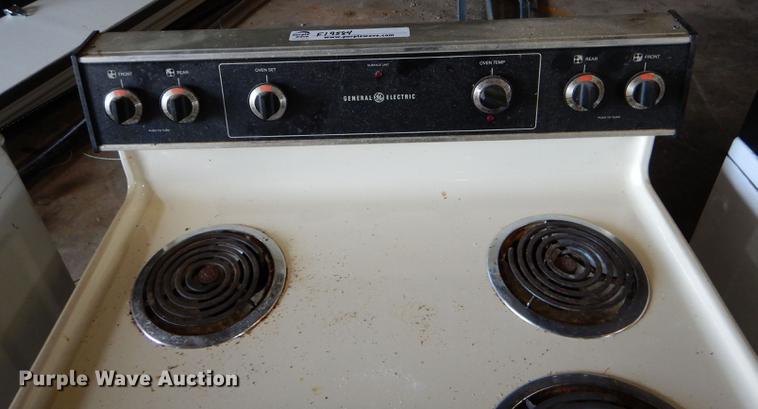 image for item FI9584 Garage door and appliances