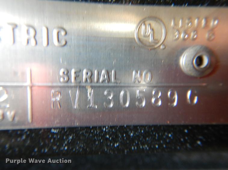 image for item FI9584 Garage door and appliances