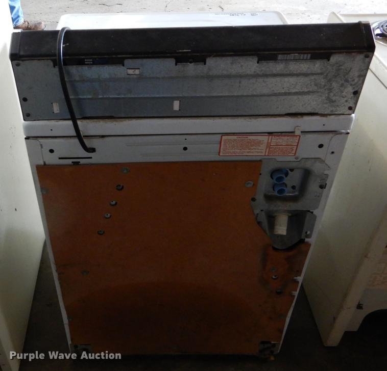 image for item FI9584 Garage door and appliances