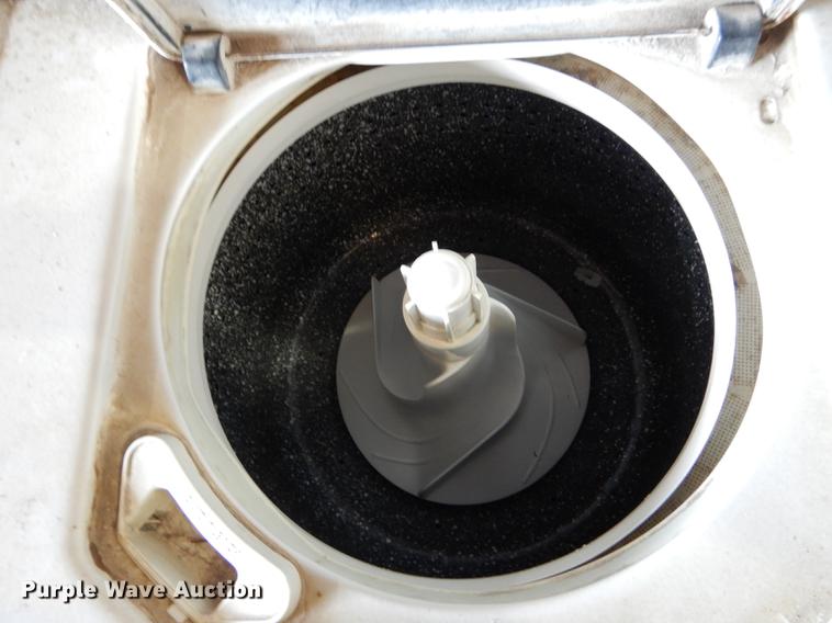 image for item FI9584 Garage door and appliances