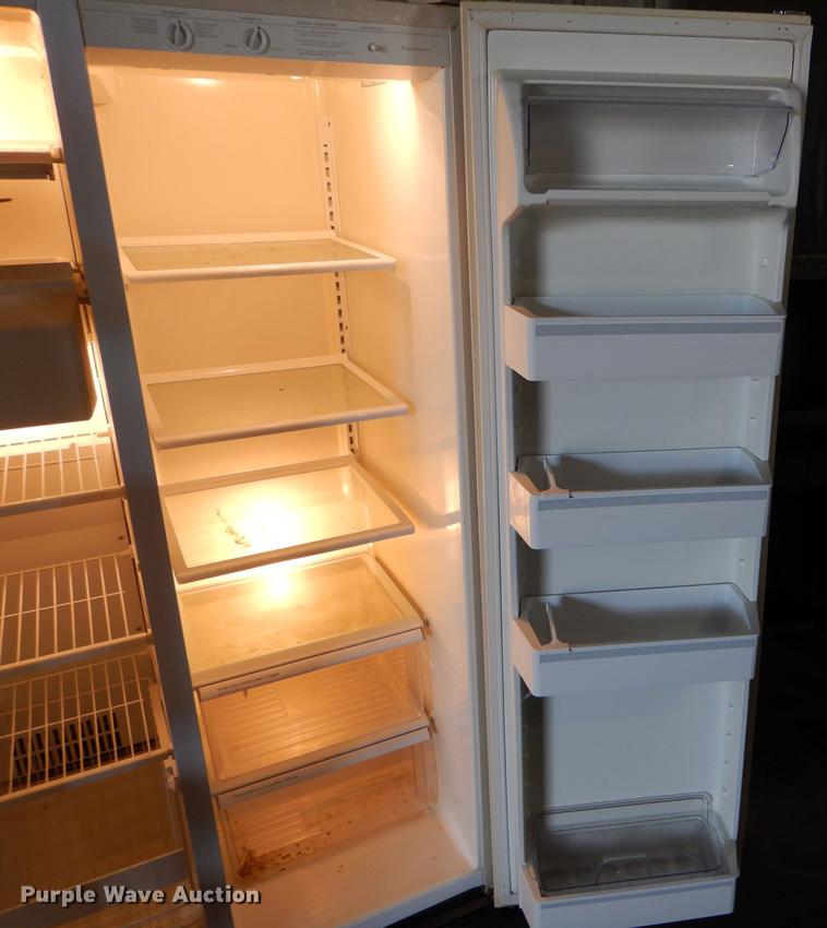 image for item FI9584 Garage door and appliances