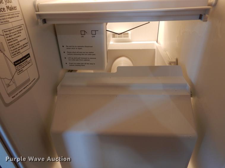 image for item FI9584 Garage door and appliances