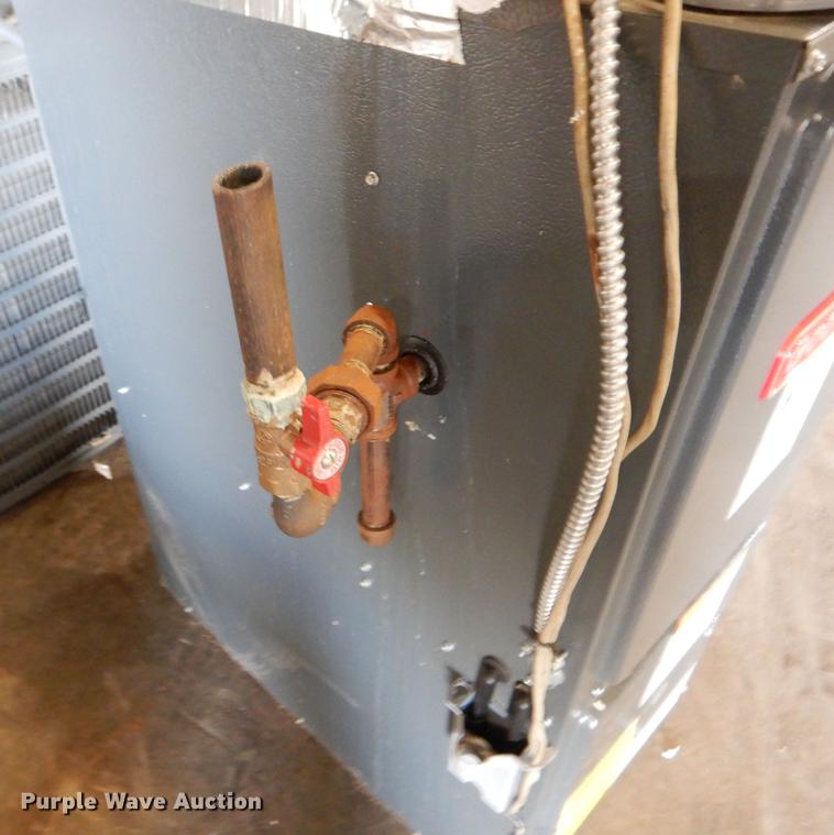 image for item FI9585 Goodman AC and heat unit