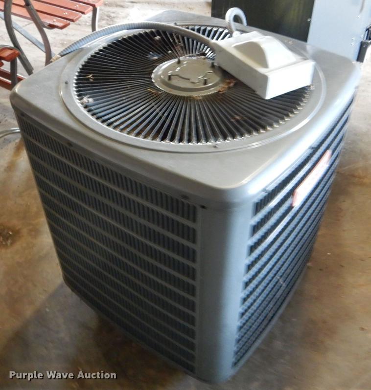 image for item FI9585 Goodman AC and heat unit