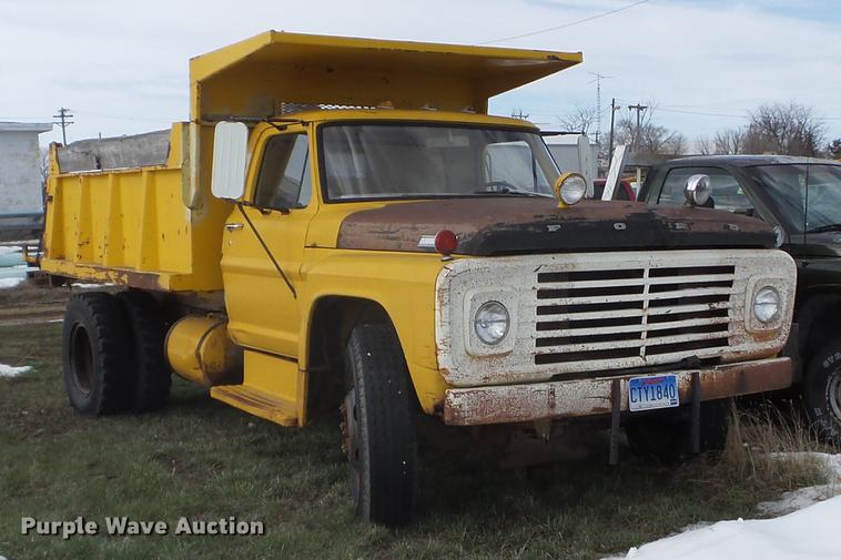image for item FM9252 1967 Ford 600 dump truck