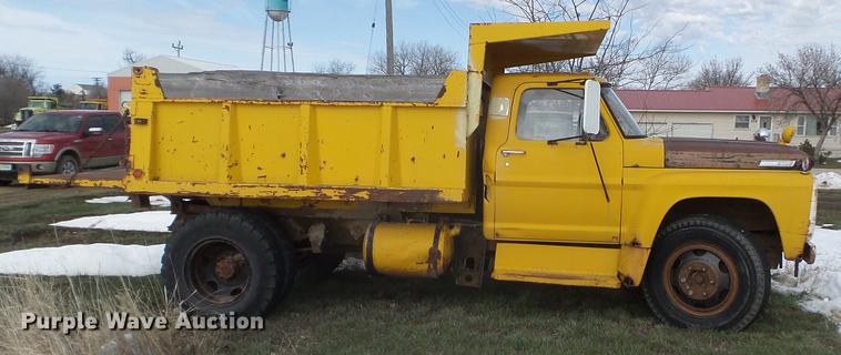 image for item FM9252 1967 Ford 600 dump truck