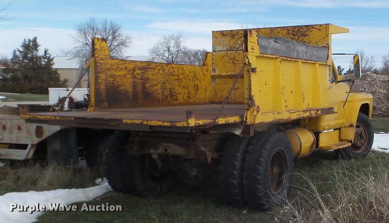 image for item FM9252 1967 Ford 600 dump truck