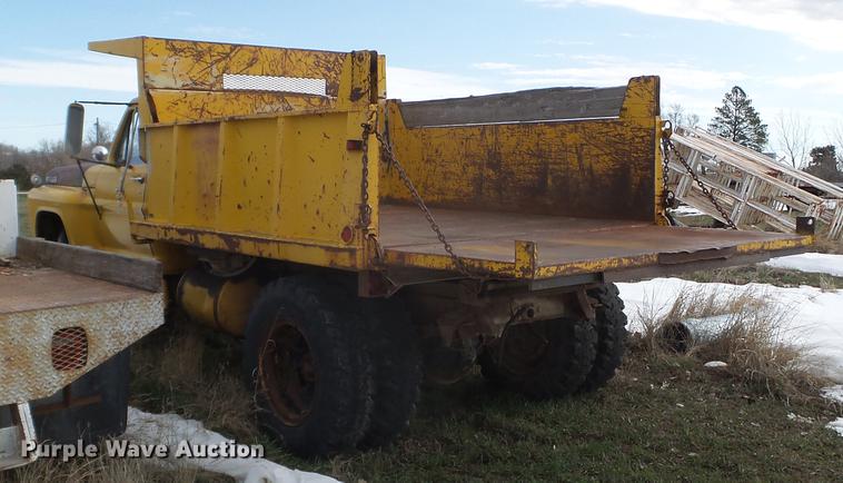 image for item FM9252 1967 Ford 600 dump truck