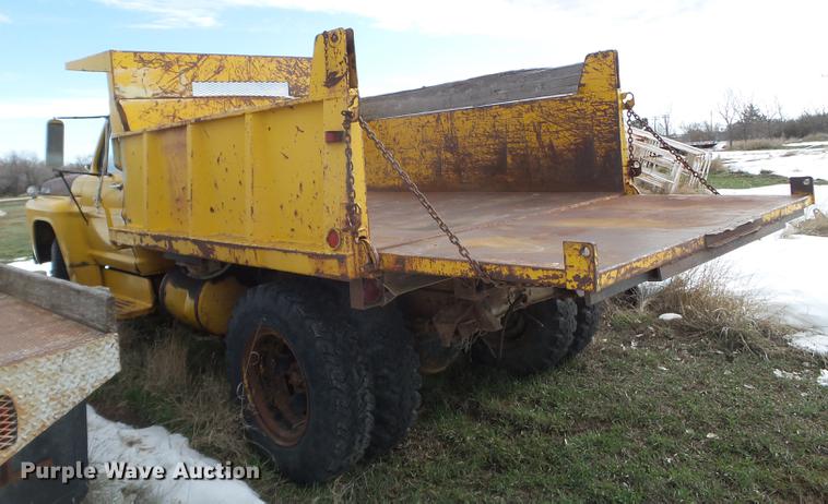 image for item FM9252 1967 Ford 600 dump truck