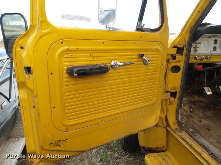 image for item FM9252 1967 Ford 600 dump truck