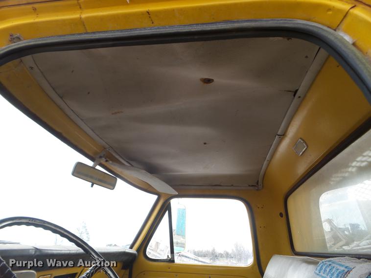 image for item FM9252 1967 Ford 600 dump truck