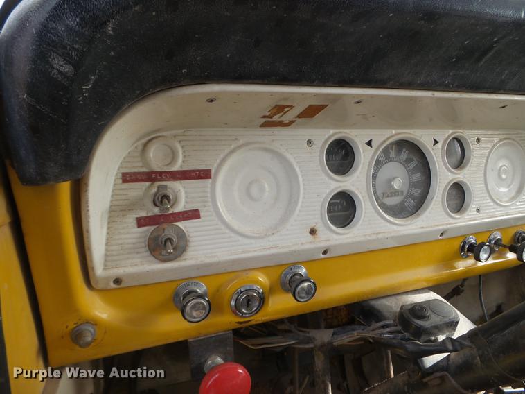 image for item FM9252 1967 Ford 600 dump truck