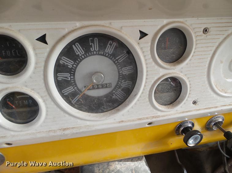 image for item FM9252 1967 Ford 600 dump truck