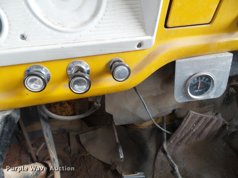 image for item FM9252 1967 Ford 600 dump truck