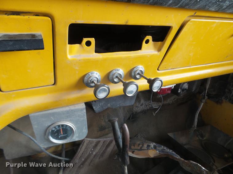 image for item FM9252 1967 Ford 600 dump truck