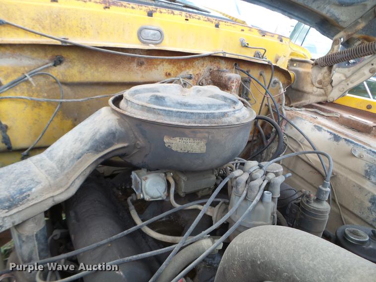 image for item FM9252 1967 Ford 600 dump truck