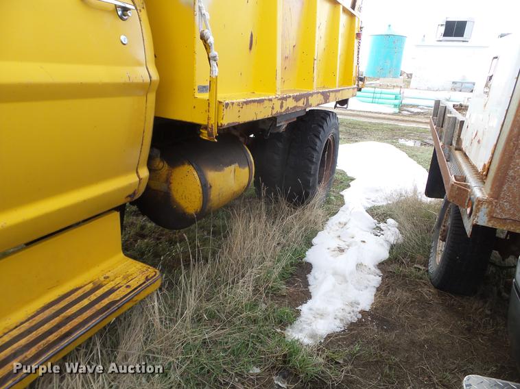 image for item FM9252 1967 Ford 600 dump truck
