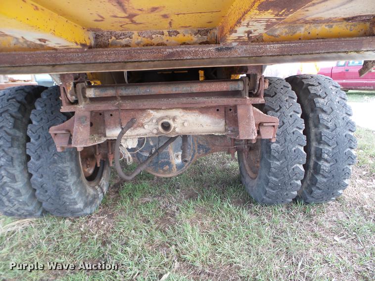 image for item FM9252 1967 Ford 600 dump truck