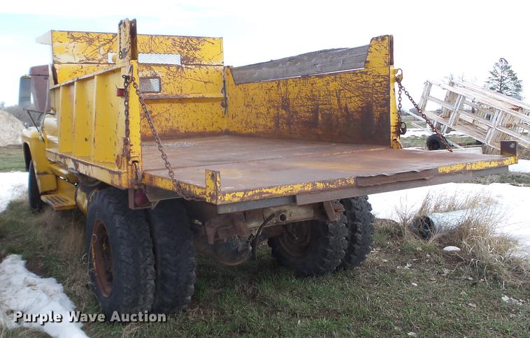 image for item FM9252 1967 Ford 600 dump truck