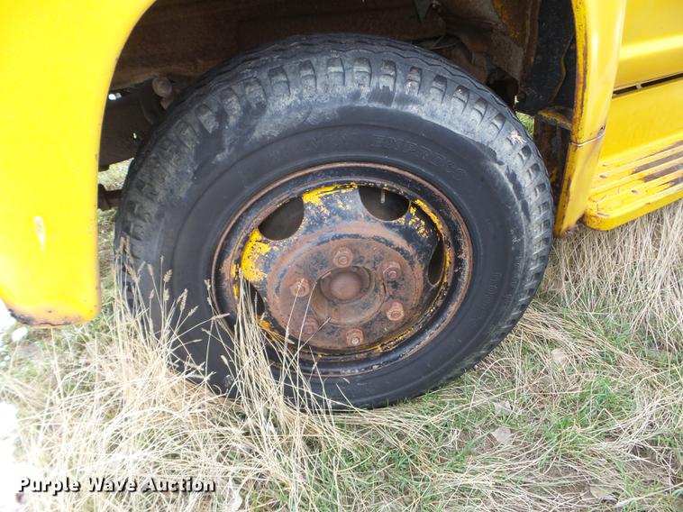 image for item FM9252 1967 Ford 600 dump truck