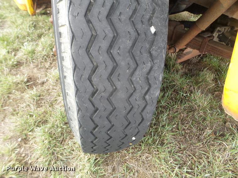 image for item FM9252 1967 Ford 600 dump truck