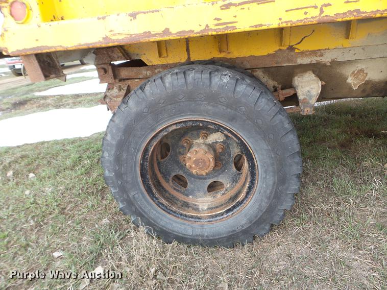 image for item FM9252 1967 Ford 600 dump truck