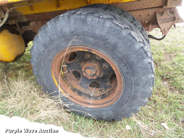 image for item FM9252 1967 Ford 600 dump truck