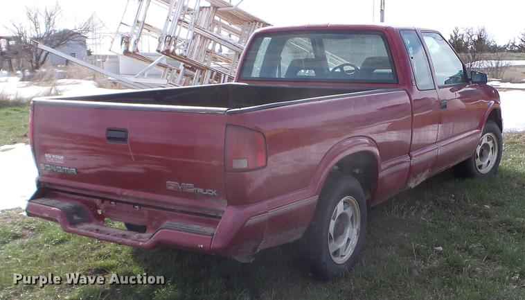 image for item FM9253 1997 GMC Sonoma Ext. Cab pickup truck